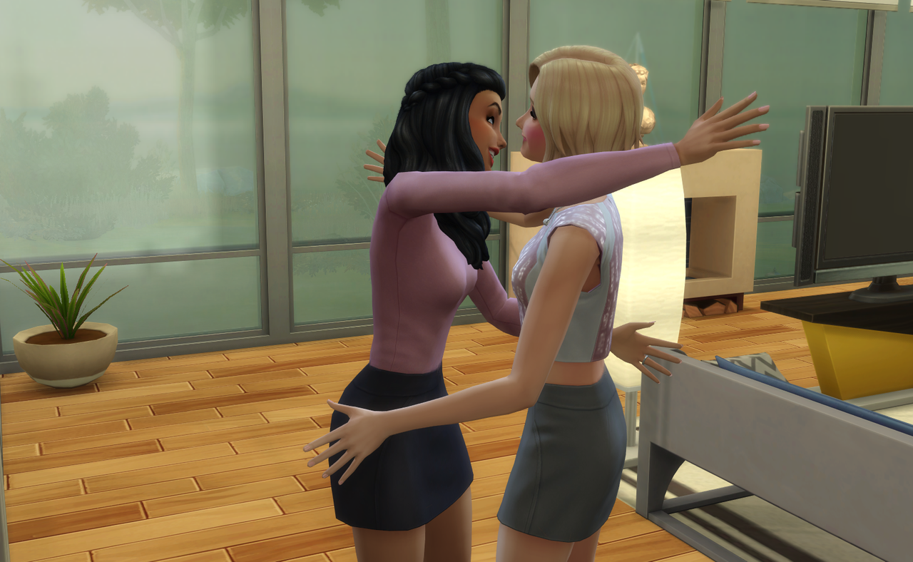 hug-veronica-and-sofia.png