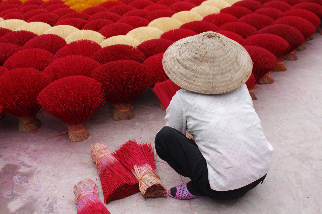 Làng hương Quảng Phú Cầu.