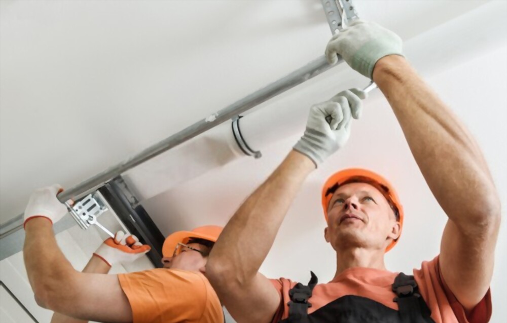 garage door repairman