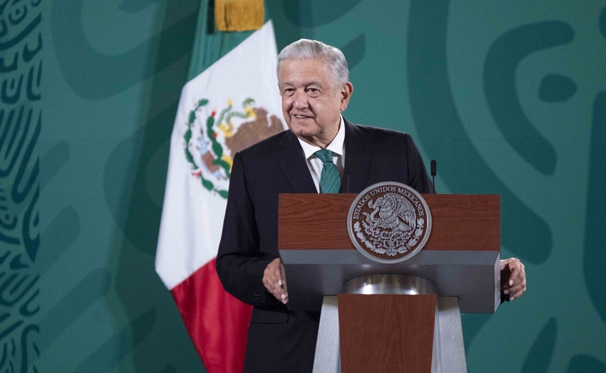 AMLO respalda cambio del horario de invierno; la gente está inconforme