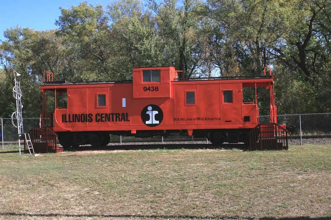 IC-9438-Caboosex1100.jpg
