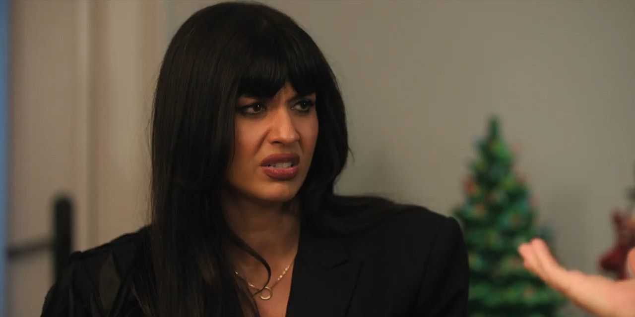 A Merry Little Ex-Mas 2025 WebRip [Hindi + Tamil + Telugu + English] 480p 720p ESub Screenshot
