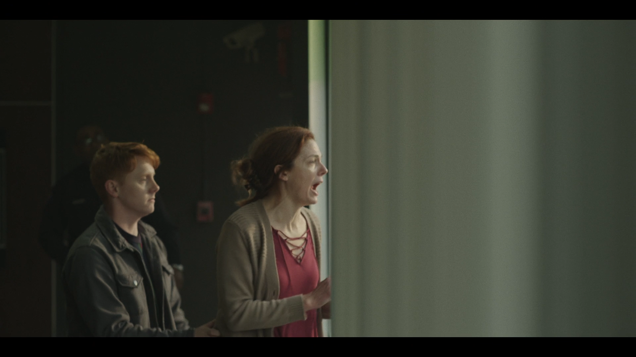 The.Outsider.2020.S01E01.Fish.in.a.Barrel.1080p.AMZN.WEB-DL.DDP5