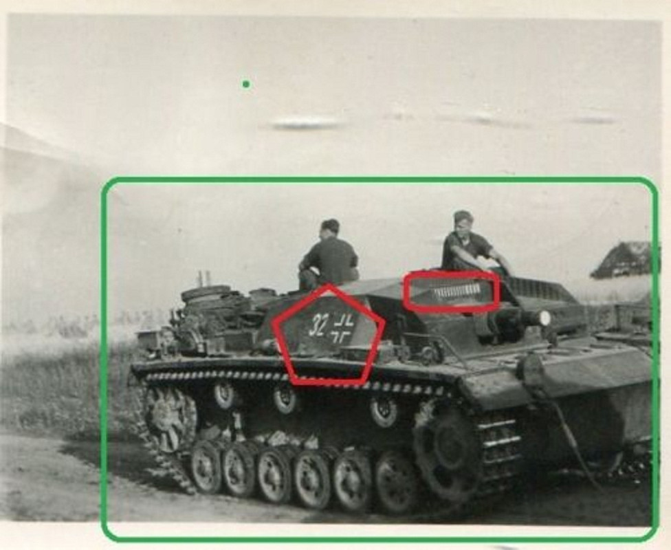 Foto WW II Sturmgeschütz Pz 3 mit Abschussbalken Kennung 32