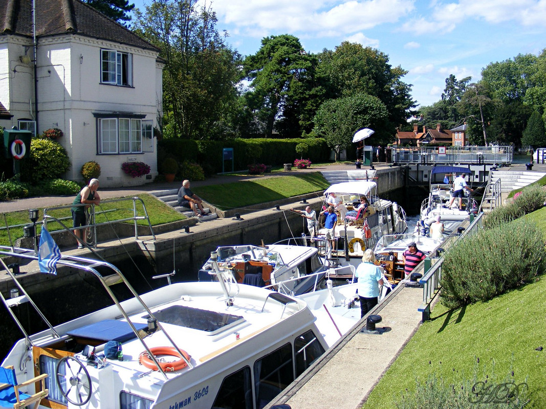 Boat-jam-Lock-Henley-HD.jpg