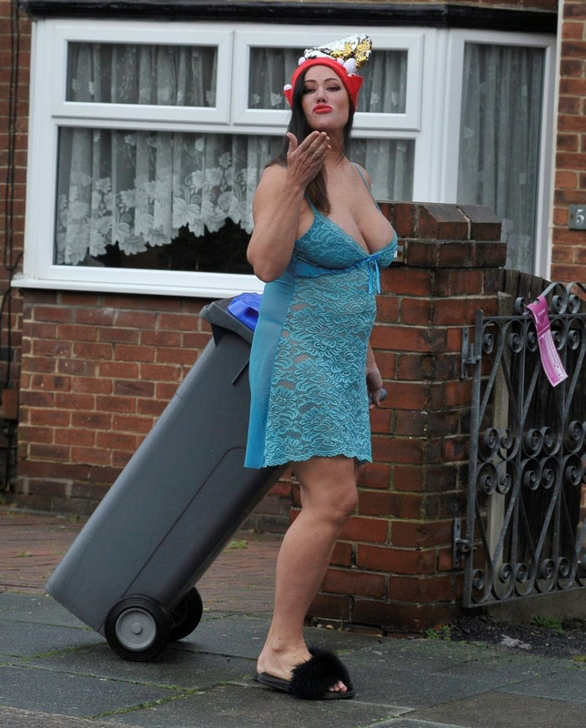 Lisa-Appleton-Sexy-TheFappening(3)