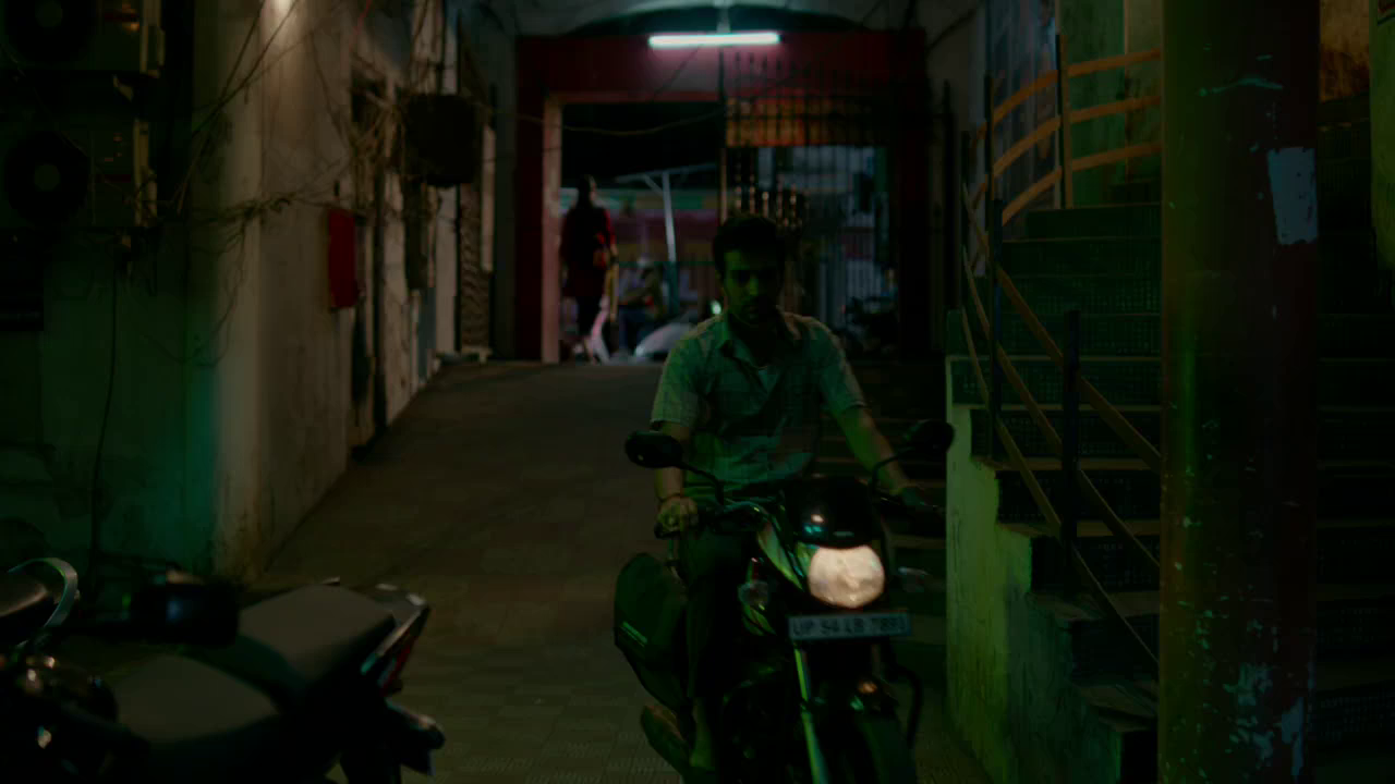 Dedh-Bigha-Zameen-2024-Hindi-WEBRip-720p-AVC-EAC3-6ch-mkv-0006