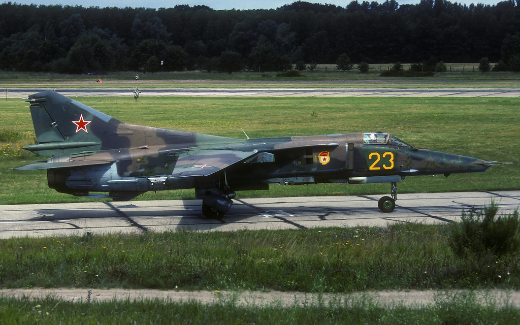 19 GvAPIB Mig-27D Yellow 23_61912561300 (6)