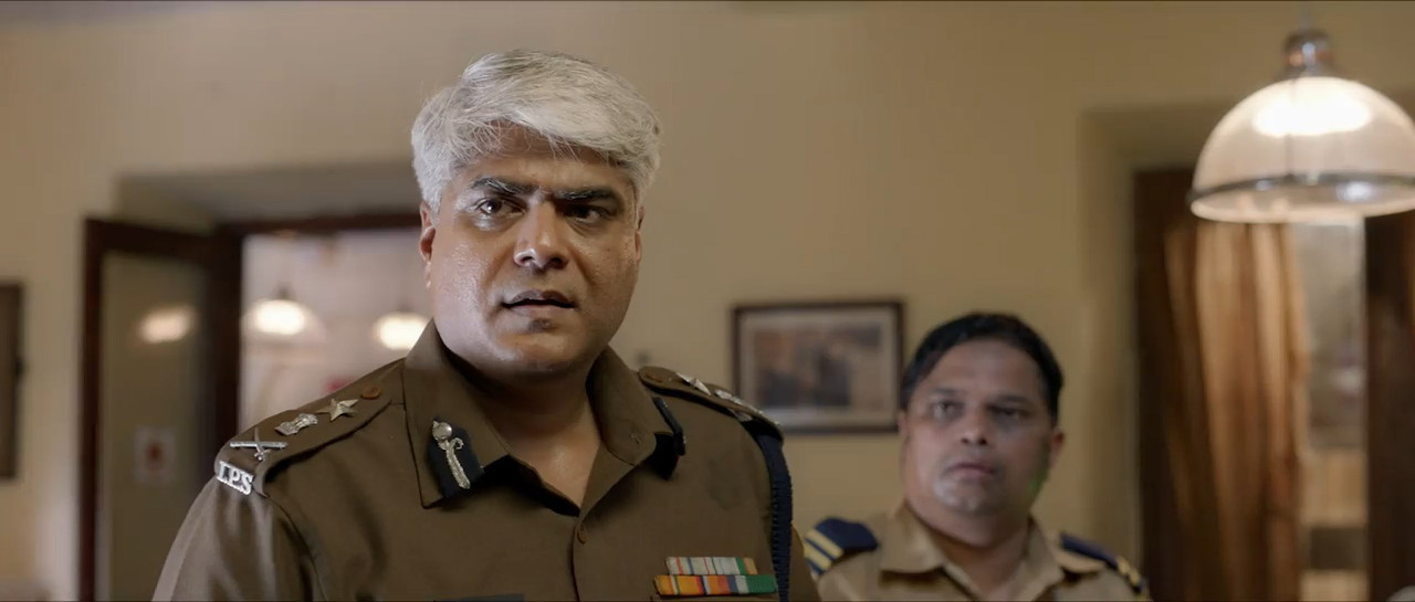 Bigil 2019 WebRip [Hindi + Tamil] 480p, 720p ESub Screenshot