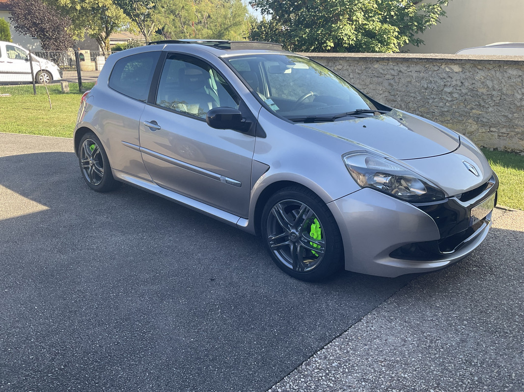 0BAAEE29-9D05-4C6E-BFE6-A953E7608B3A