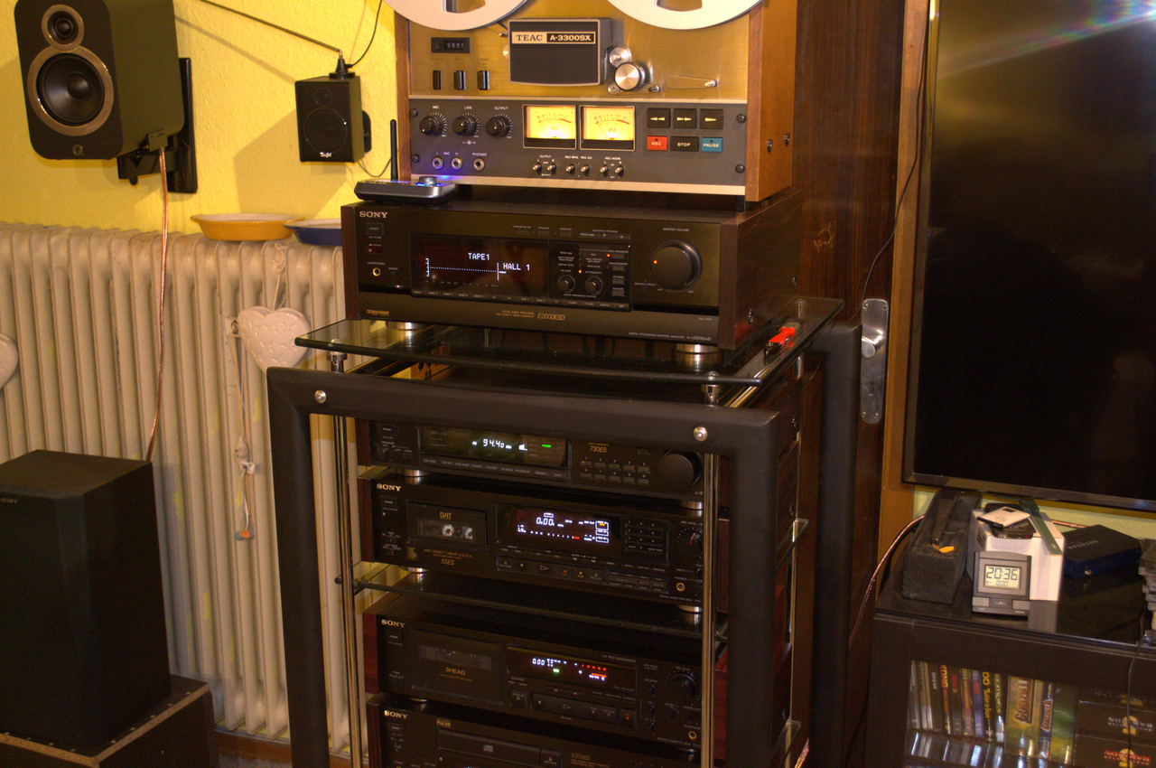 [Bild: Sony-ES-Rack-01.png]