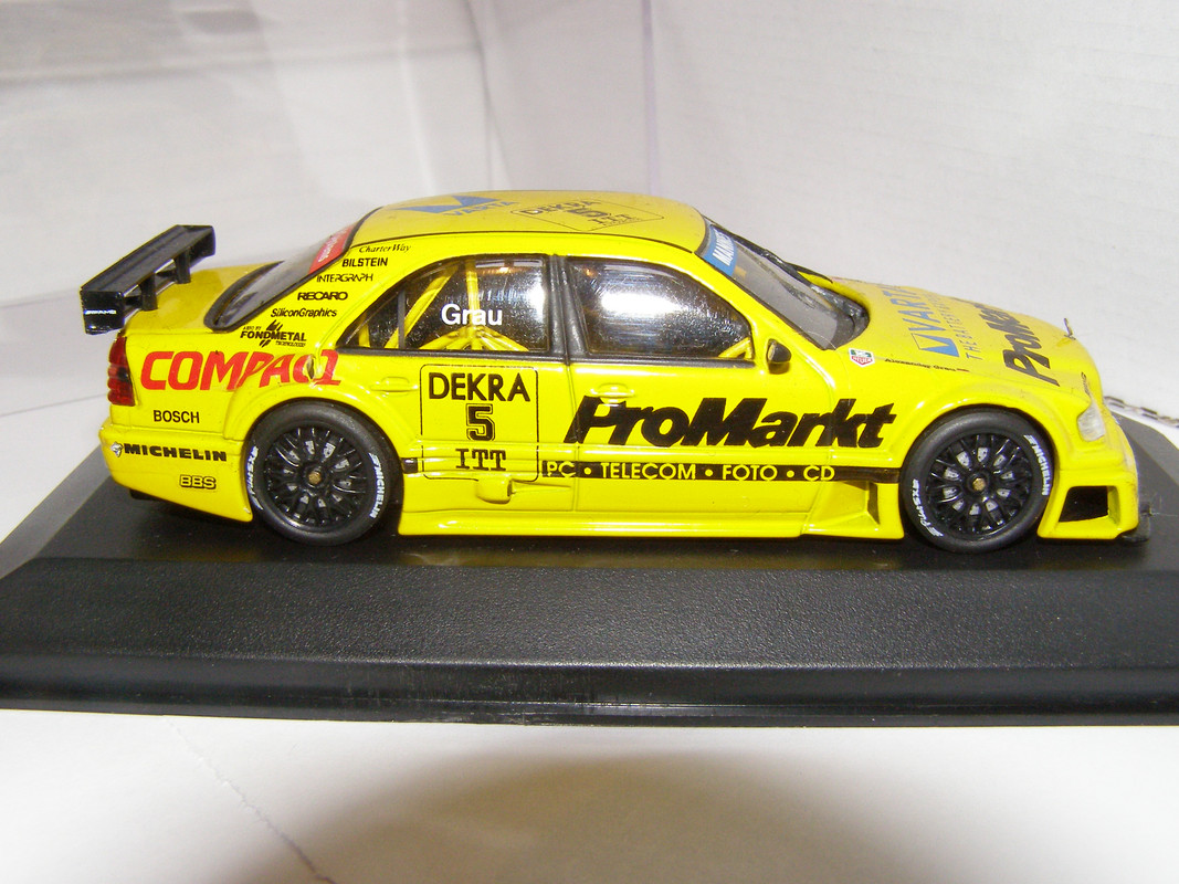 Mercedes AMG C klasse DTM 95 Minichamps (6)