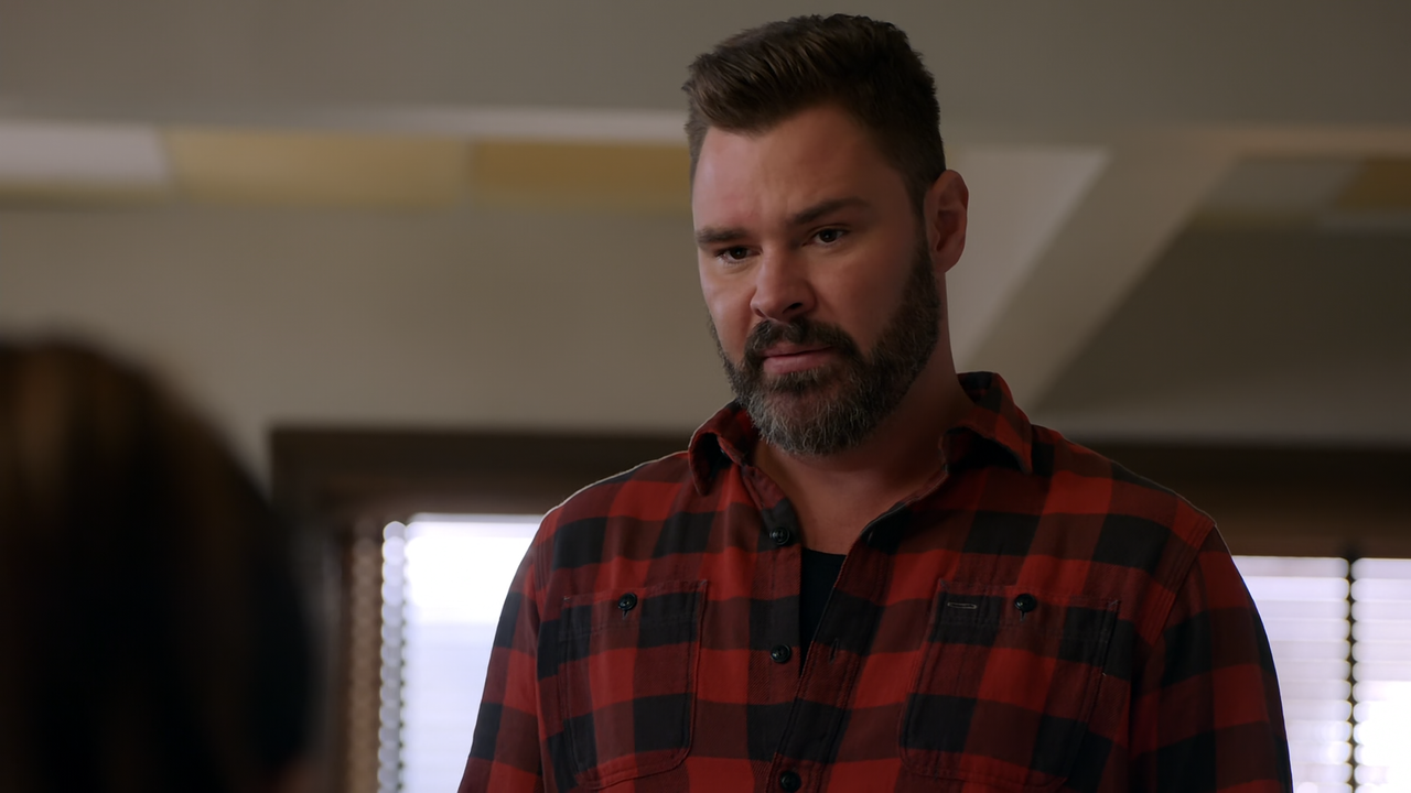 Chicago.P.D.S11E03.Safe.Harbor.1080p.10bit.AMZN.WEB-DL.DDP5.1.HEVC-Vyndros.mkv_snapshot_20.05_[2024.