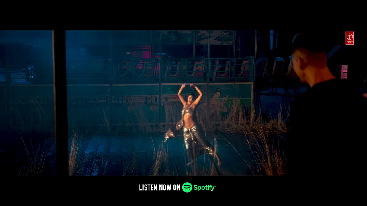 Tip Tip Song- Sooryavanshi - Akshay Kumar, Katrina Kaif 4k.mp4_snapshot_00.43.538