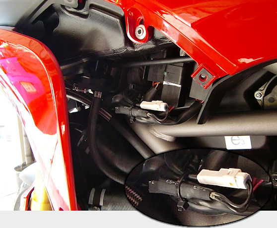 multistrada_1200_satnav_connector_location