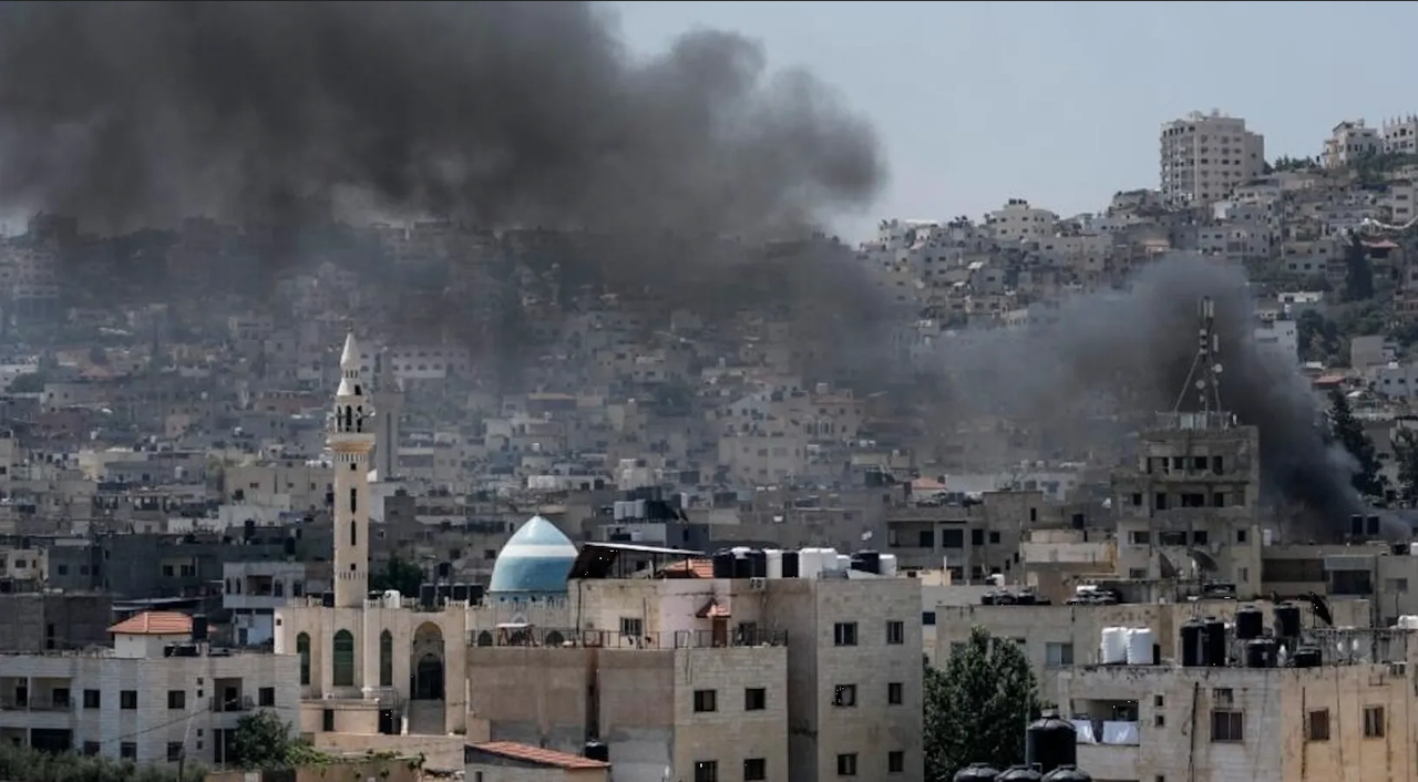 Van 10 muertos, más de 100 heridos y 3,000 desplazados por ataque en Cisjordania