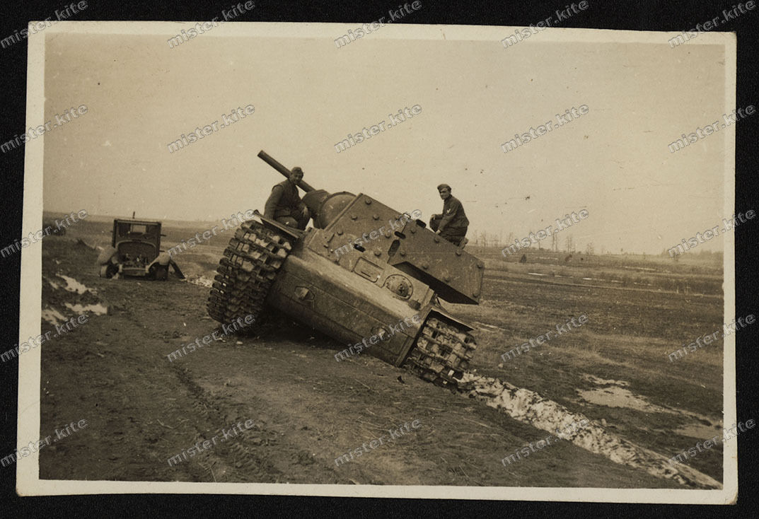 Beute-Panzer-KW-1-КВ-1-schwerer-Panzer-52t-Russland-Tank-Moskau-
