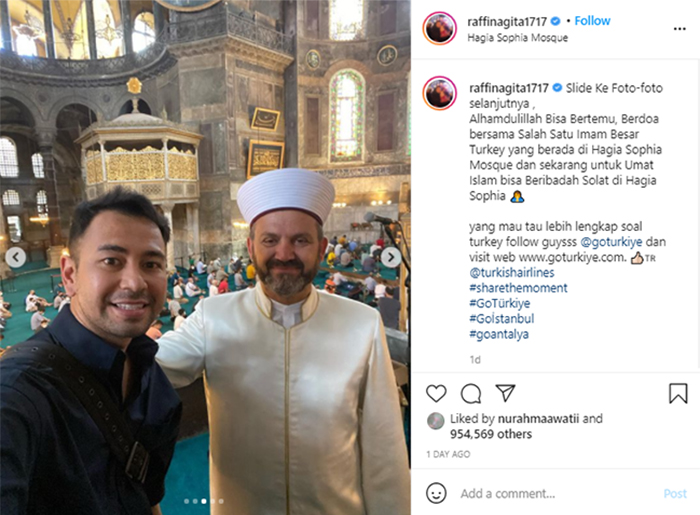 Raffi Ahmad mengunjungi Hagia Sophia