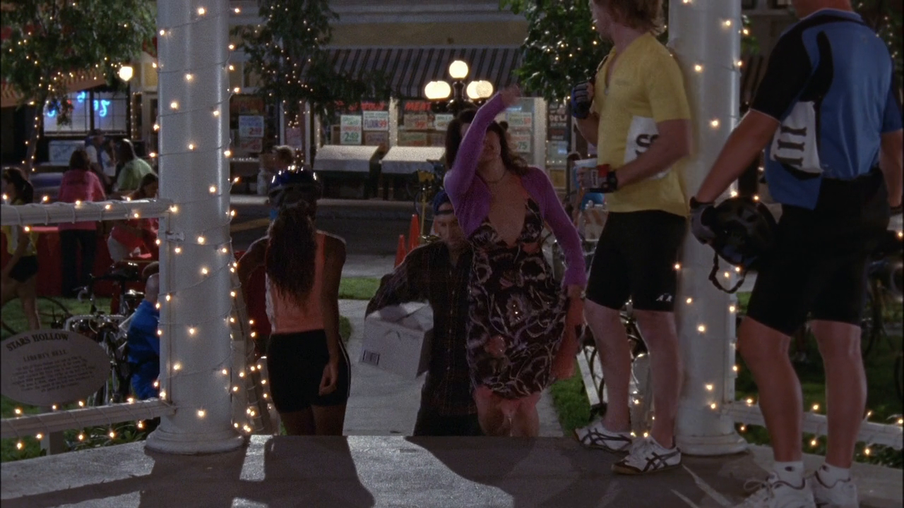 Gilmore.Girls.S06E01.Una.nuova.Lorelai.720p.WEBMux.ITA.ENG.x264-BlackBit[screenshot 2]