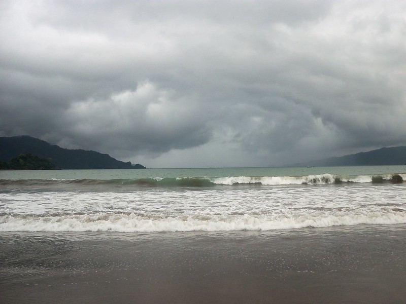Pantai Prigi Trenggalek, Sabtu (3/10/2020)