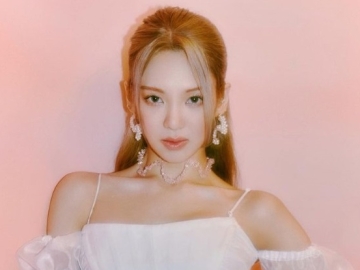 hyoyeon-1.jpg