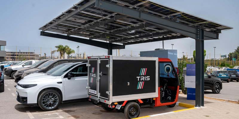Stellantis Maroc lance une station de recharge solaire autonome à Bouskoura