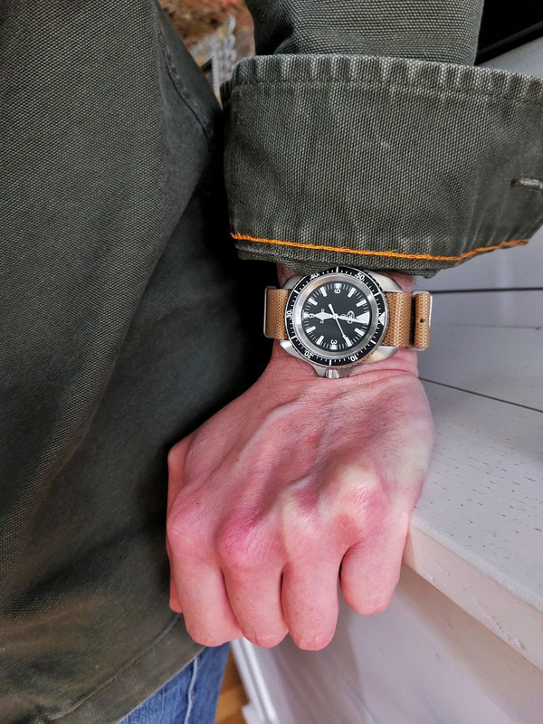 Vos wristshots en chemise - Page 40 1000044150-1