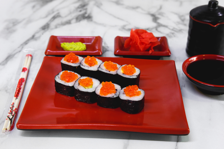 Ролл с авокадо