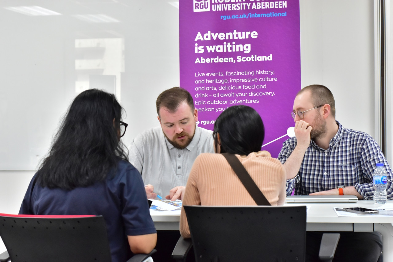 Students attending RSU Study Abroad fair event