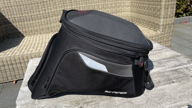 41C6DD6E-ACAA-4A03-B4ED-BF936E1E4AB0