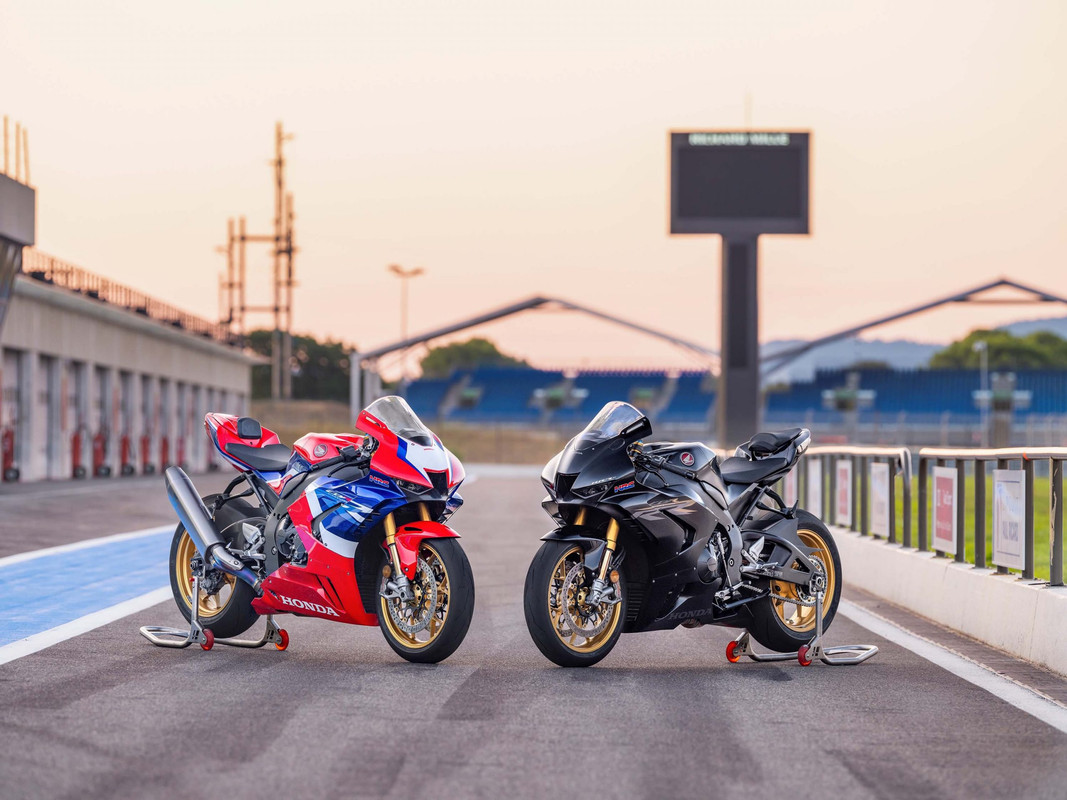 Спортбайк Honda CBR1000RR-R Fireblade 2022