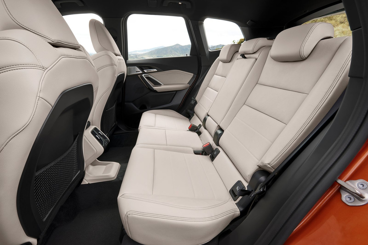P90465620_highRes_the-all-new-bmw-x1-x