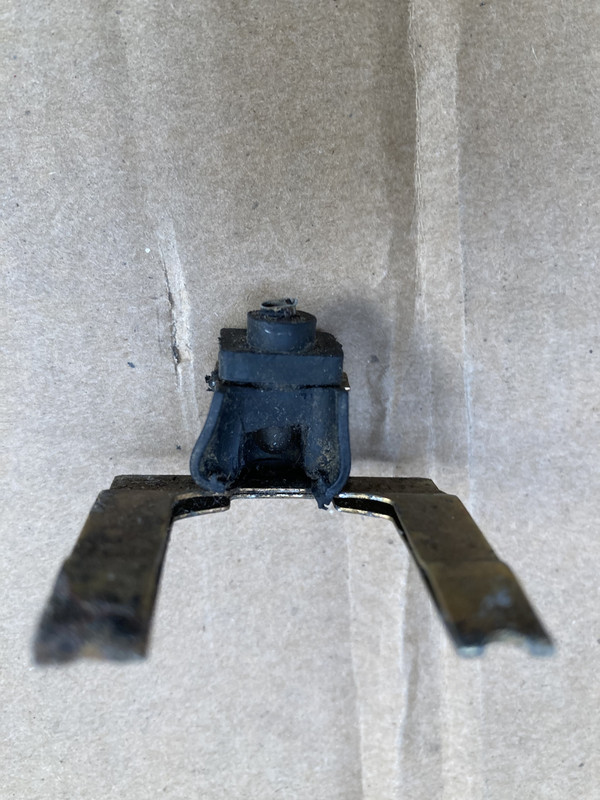 E13B1692-CD43-403F-A65B-A6F538851BD7