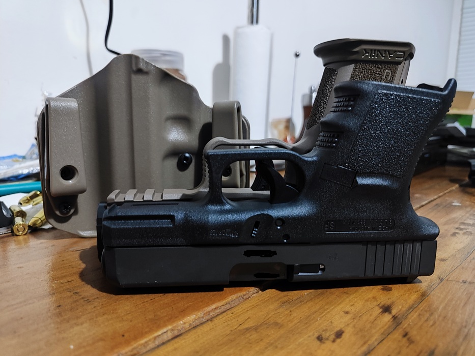 Turca y negra perfil invertido