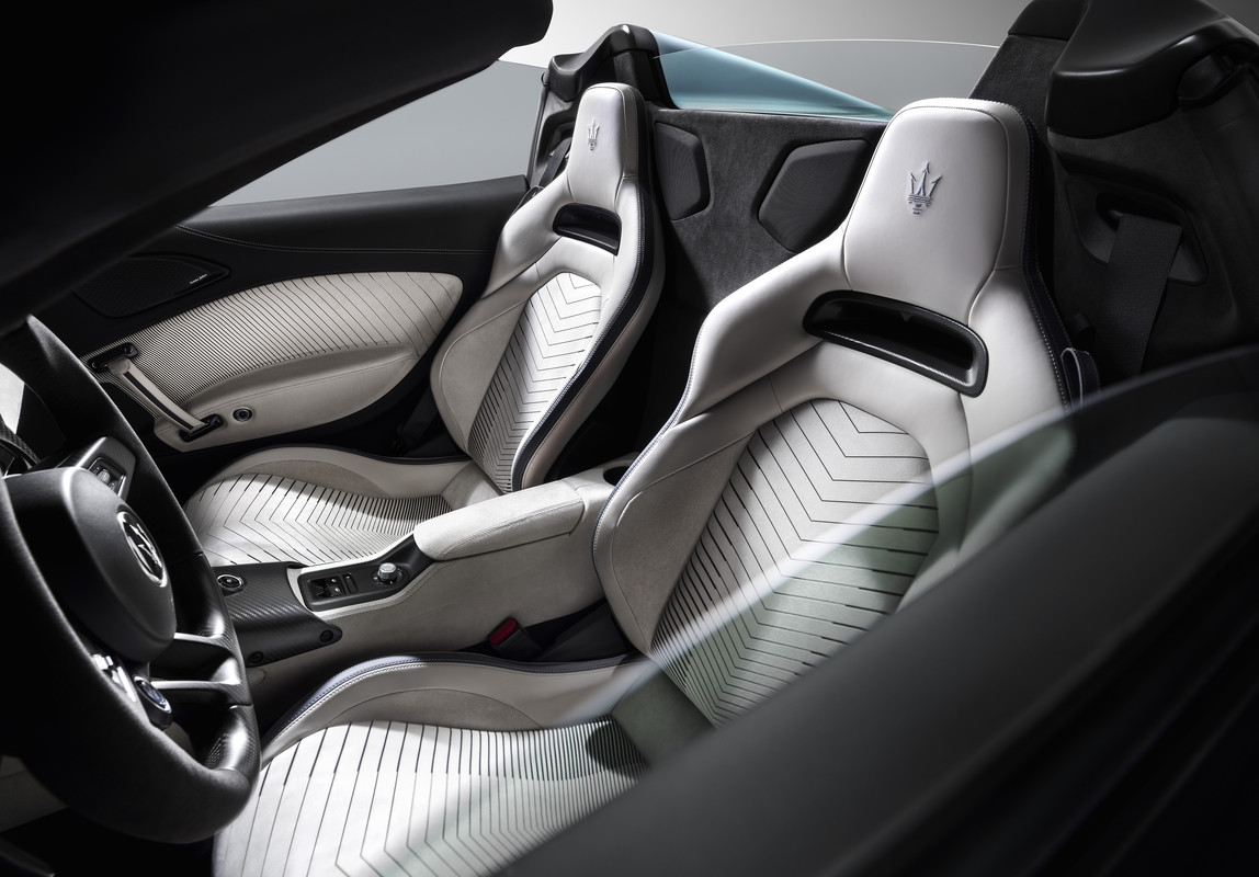 Maserati_MC20_Cielo_studio(16)