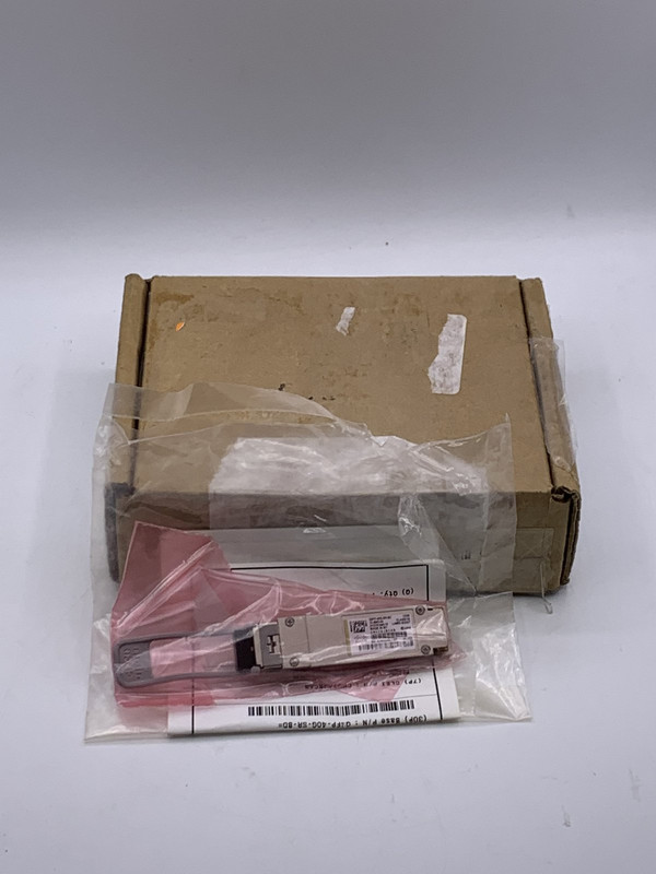 CISCO QSFP-40G-SR-BD 10-2945-02 40G CMUIAJBCAB TRANSCEIVER MODULE CISCO QSFP-40G-SR-BD 10-2945-02 40G CMUIAJBCAB TRANSCEIVER MODULE