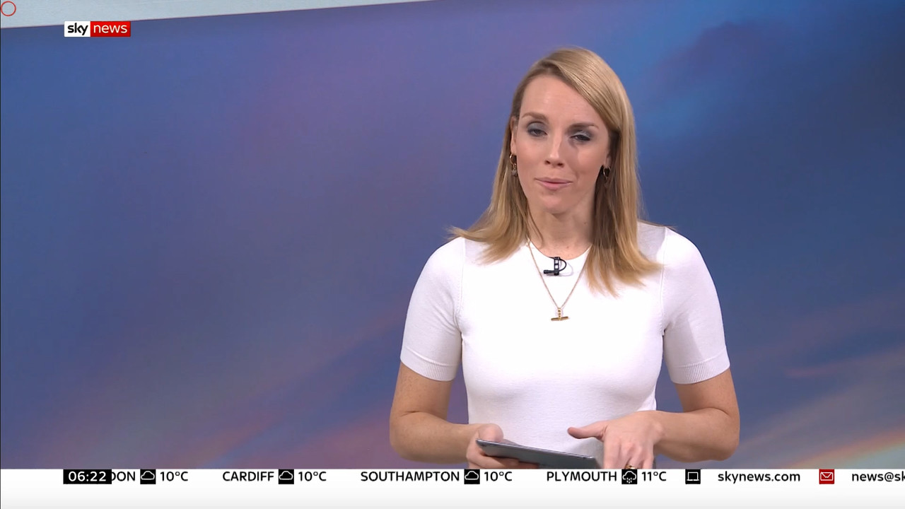 12.26 - 06.00.00 - Sky News @ Breakfast. Latest news headlines, compr....ts_snapshot_23.28.664