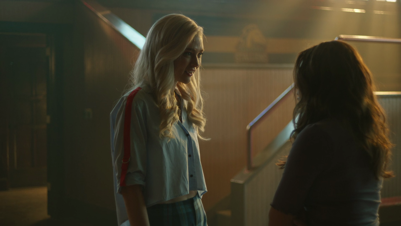 Legacies 2018 S02E06 Thats Nothing I Had to Remember 1080p AMZN Webrip x265 10bit EAC3 5 1 Goki