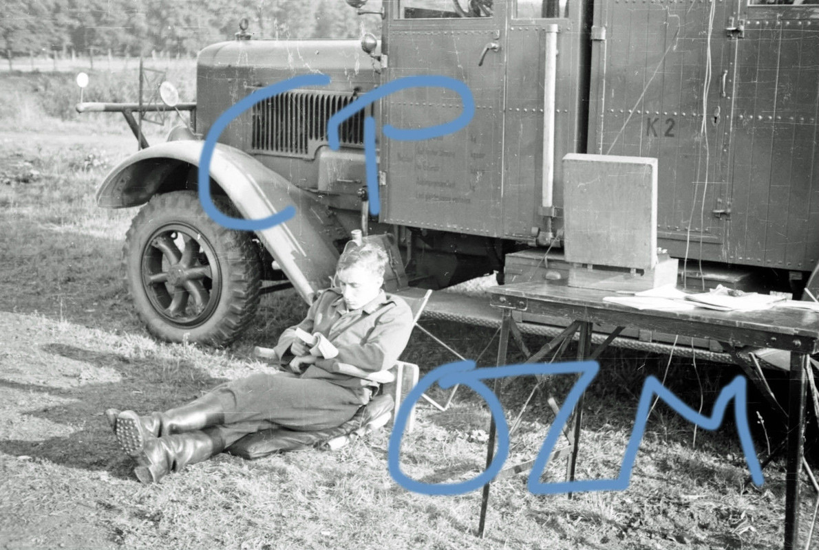 September 1938, Funker mit Enigma Funkgerät