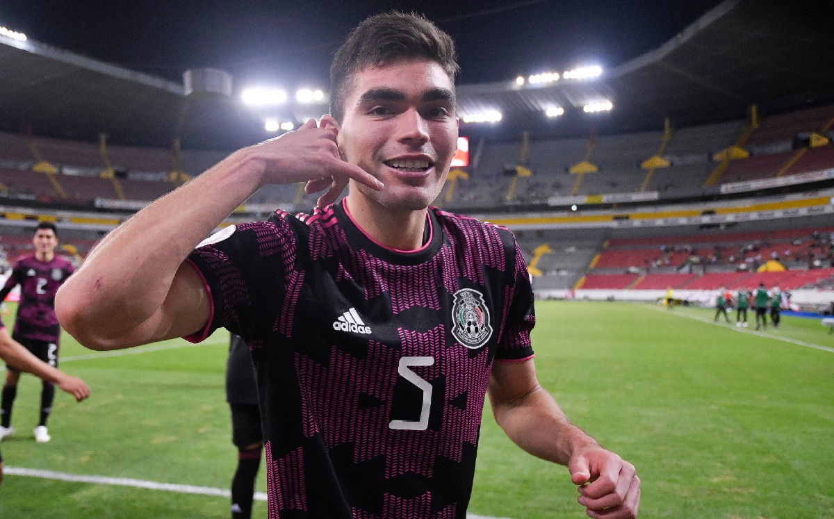 Johan Vásquez puede no ir a Qatar 2022; no convence a Martino