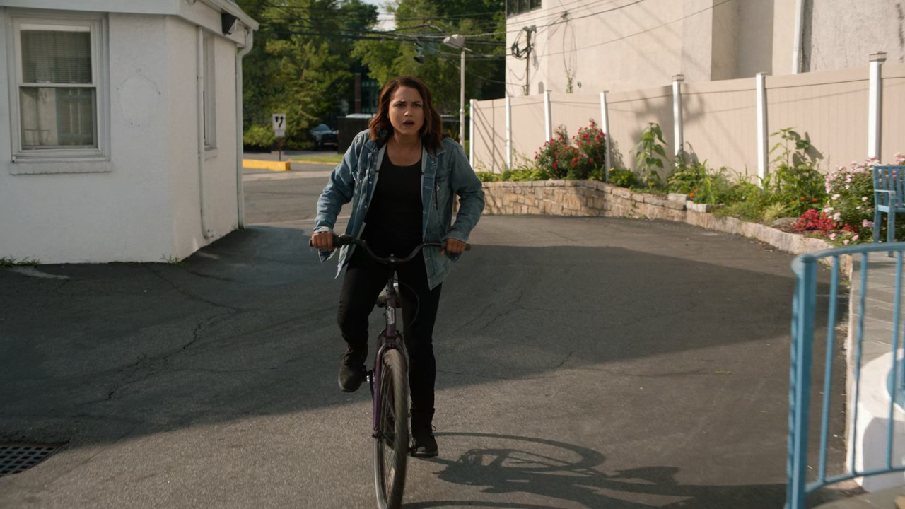Hightown (2020) S01E07 Everybody's Got A Cousin in Miami (4Kto1080p STAN Webrip x265 10bit AAC 5.1 -