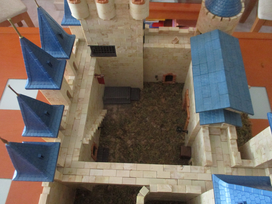 Fortaleza del Crepúsculo - Patio de armas 01