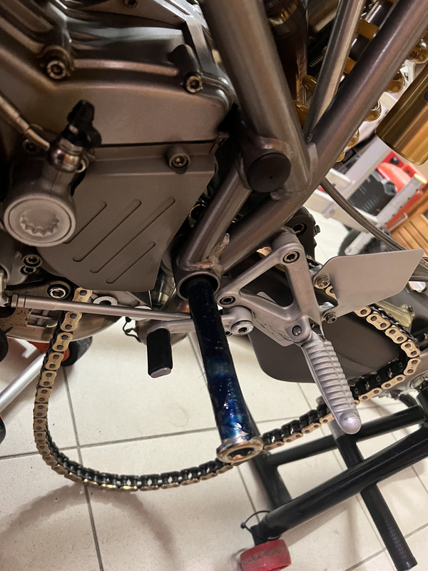 B8DDB569-FB27-4D31-A08C-795594C29D12