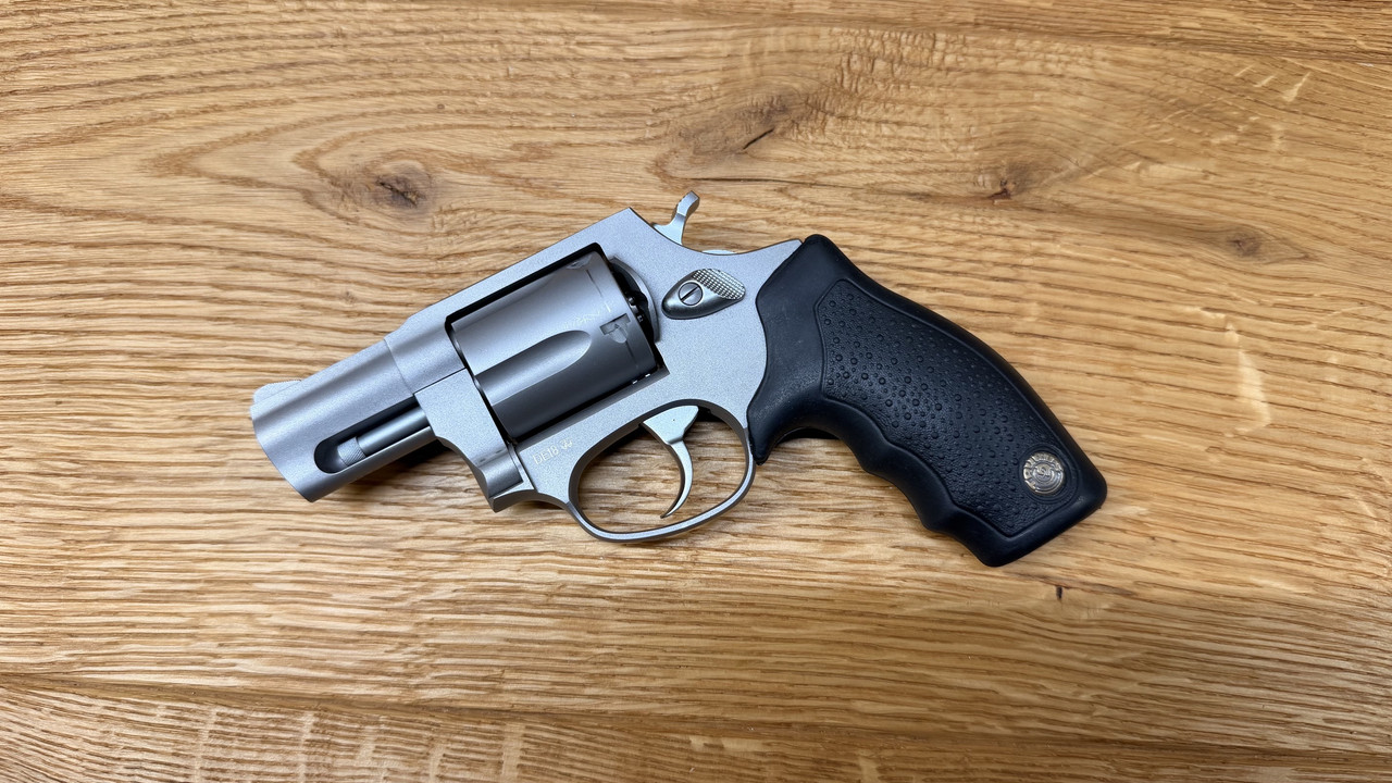 Revolver-1