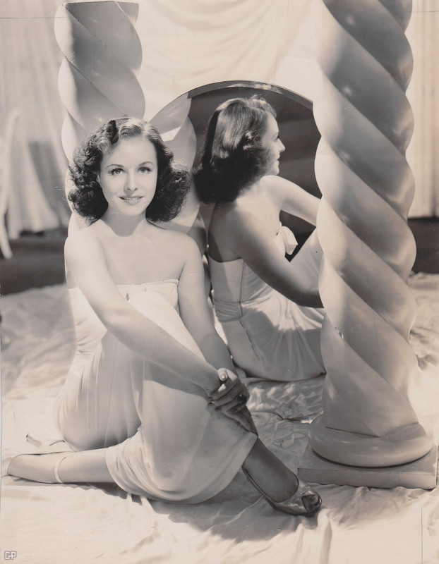 paulette_goddard_mb53