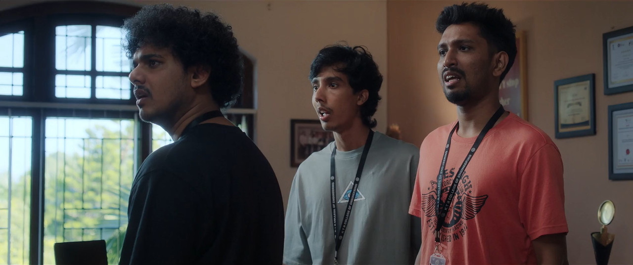 Padakkalam 2025 WebRip [Hindi + Tamil + Telugu + Malayalam + Kannada] 480p 720p 1080p ESub Screenshot