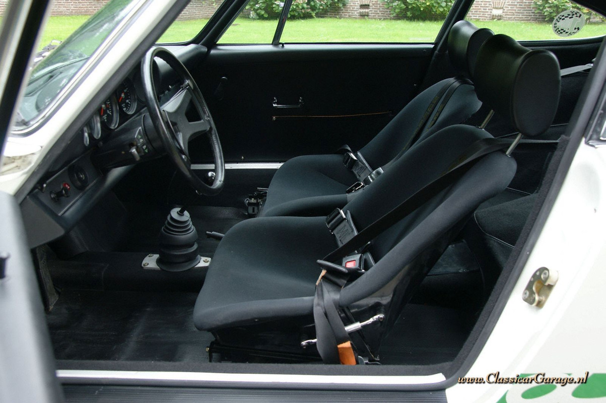 porsche-911-27-RS-interior.jpg