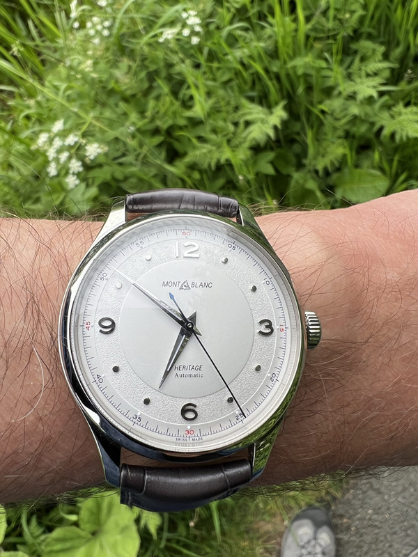 F878DC7C-4E90-44D6-920A-30FC6F7890EC