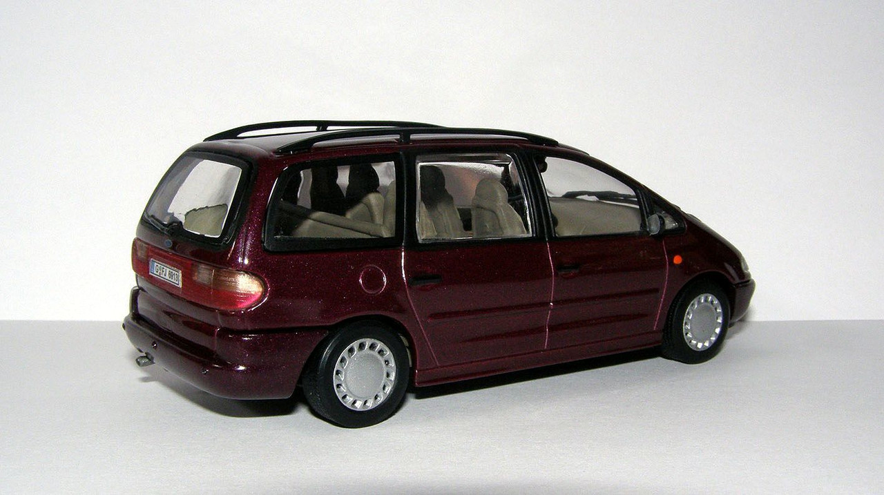 1995 Ford Galaxy (Minichamps #430 084162) 2