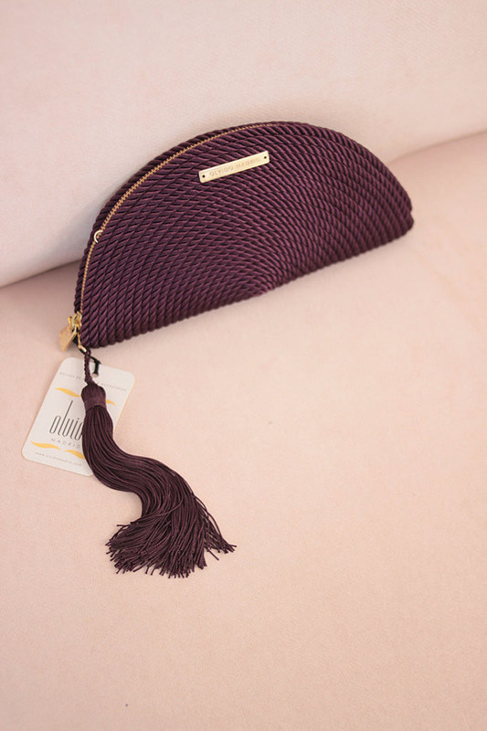 web Olvido Madrid bolso de fiesta de cordon de seda Carmen berenjena